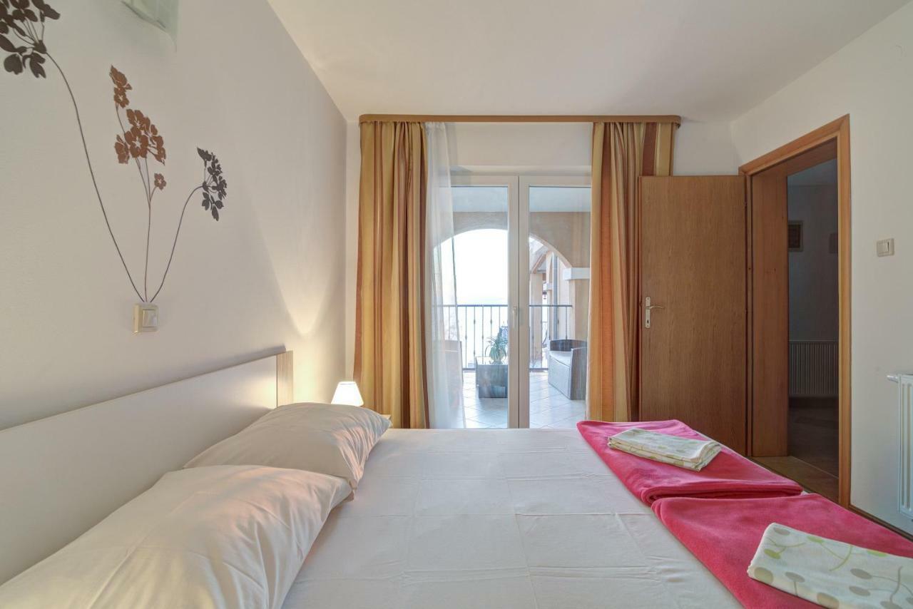 Apartments Lucia Senj Senj  Εξωτερικό φωτογραφία